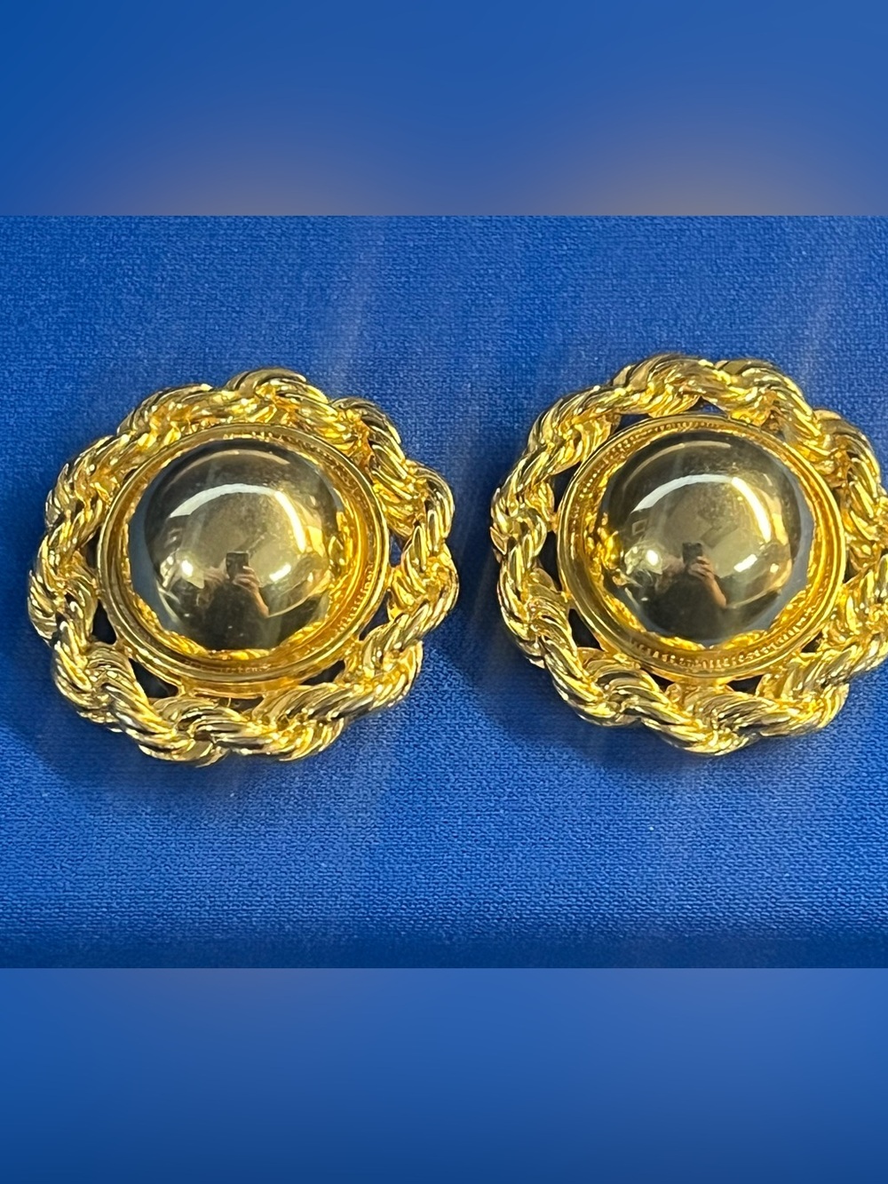 80’s gold tone vintage clip on earrings